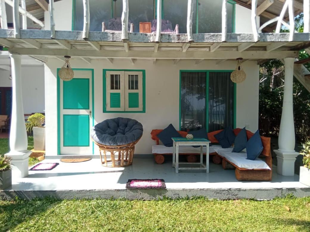 Beach House Kalukatiya - Family Villa, Seaview Room, Garden Room Dikwella Kültér fotó