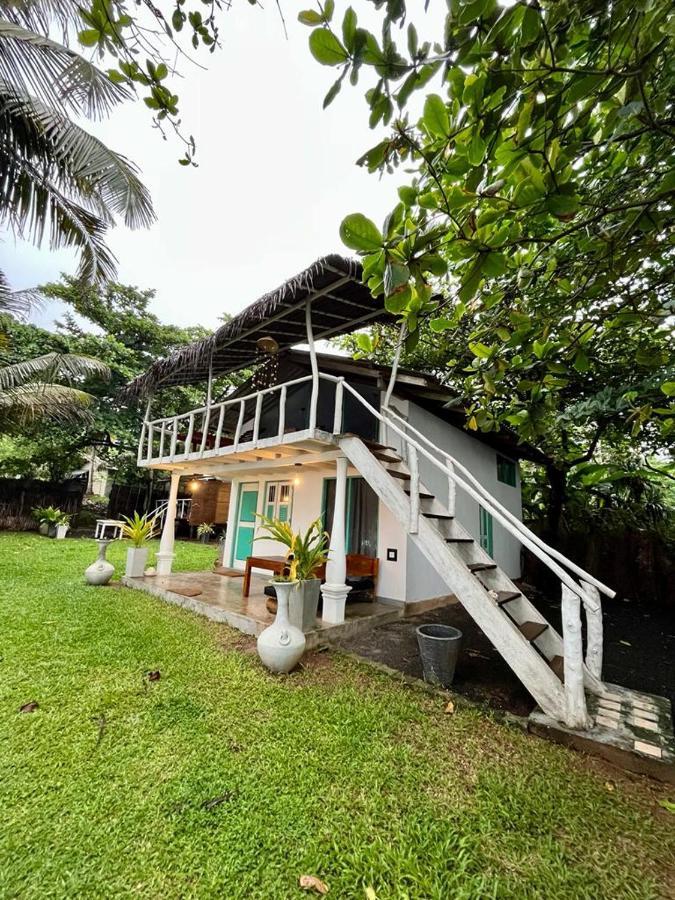 Beach House Kalukatiya - Family Villa, Seaview Room, Garden Room Dikwella Kültér fotó