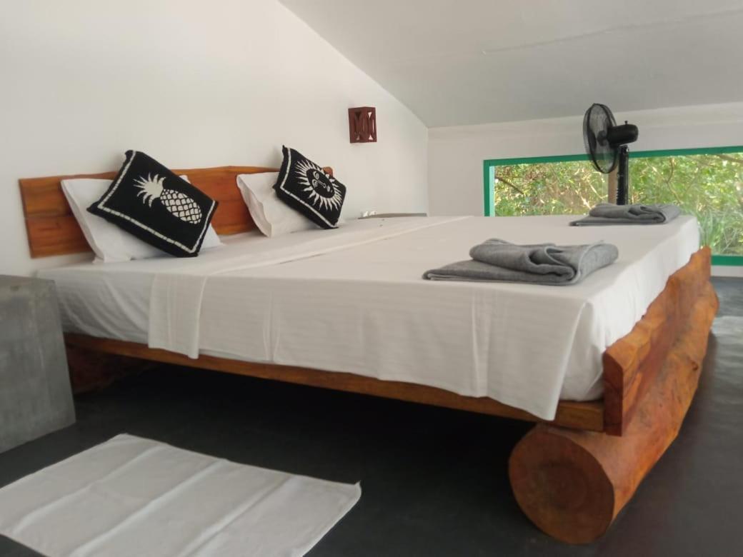 Beach House Kalukatiya - Family Villa, Seaview Room, Garden Room Dikwella Kültér fotó