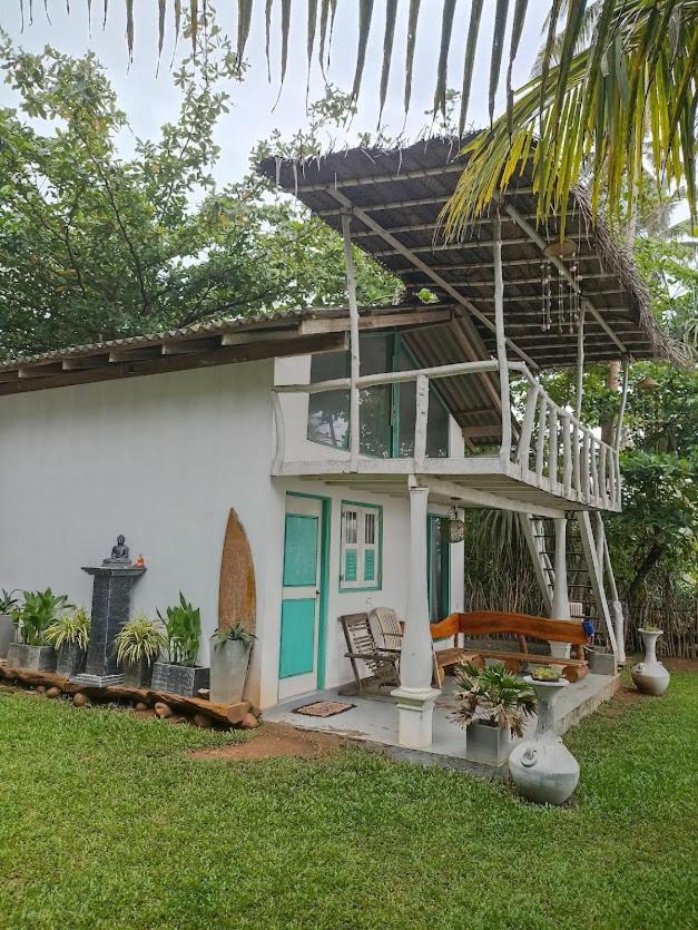 Beach House Kalukatiya - Family Villa, Seaview Room, Garden Room Dikwella Kültér fotó