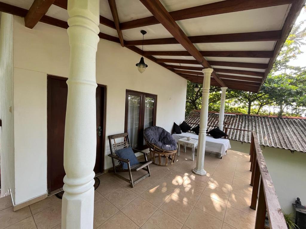 Beach House Kalukatiya - Family Villa, Seaview Room, Garden Room Dikwella Kültér fotó