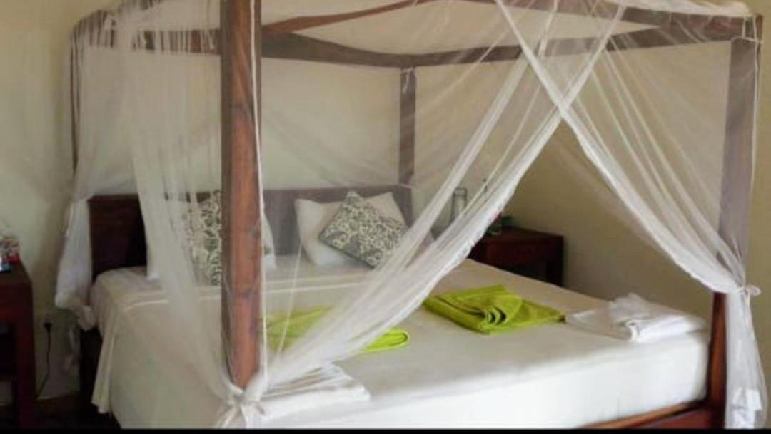 Beach House Kalukatiya - Family Villa, Seaview Room, Garden Room Dikwella Kültér fotó